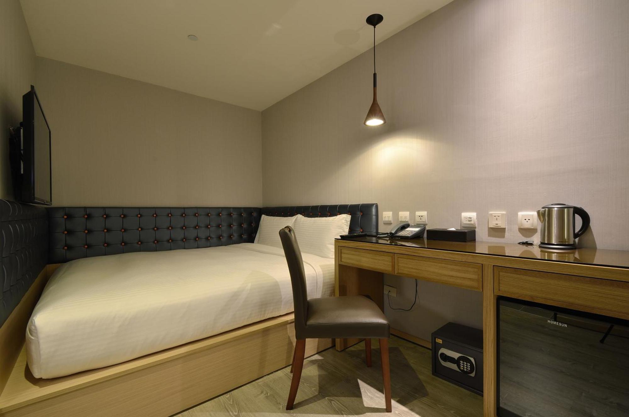 Stay Hotel - Taichung Yizhong מראה חיצוני תמונה