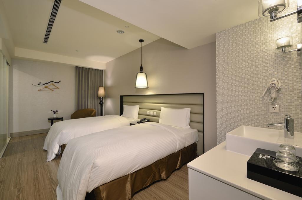 Stay Hotel - Taichung Yizhong מראה חיצוני תמונה