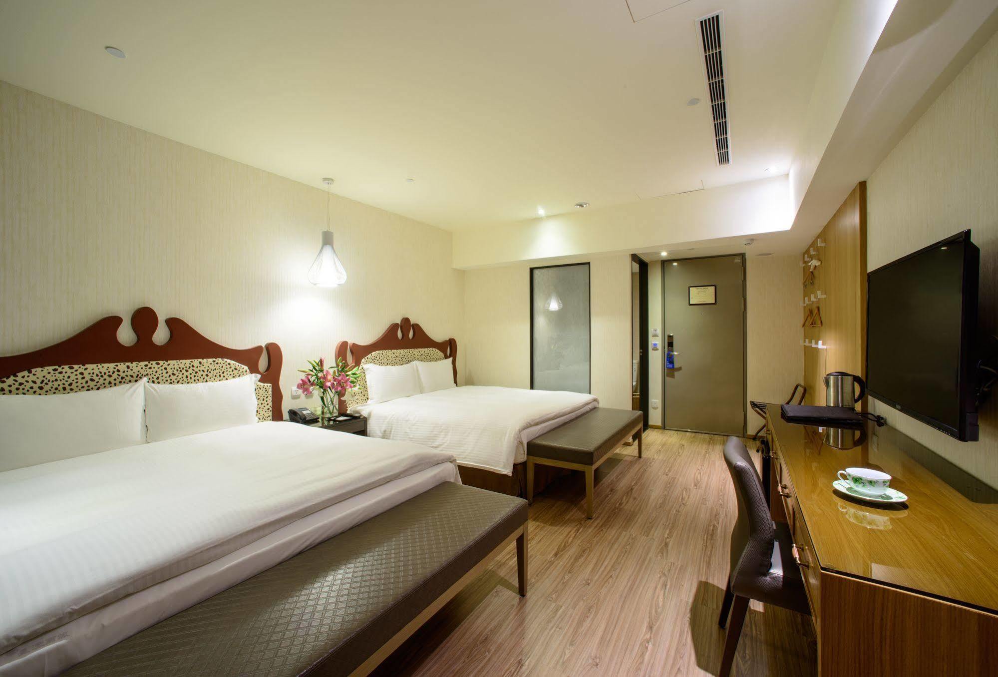 Stay Hotel - Taichung Yizhong מראה חיצוני תמונה