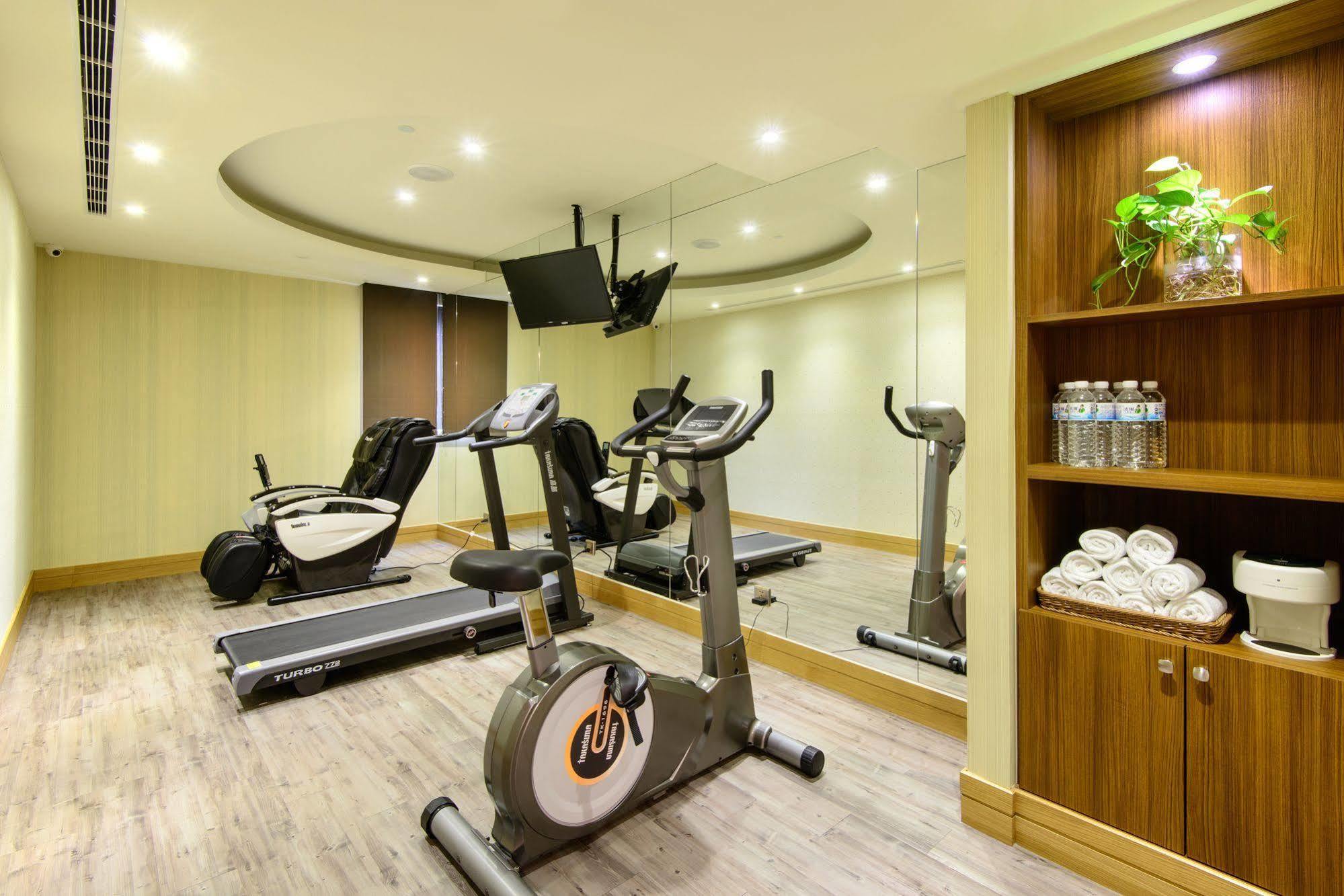 Stay Hotel - Taichung Yizhong מראה חיצוני תמונה