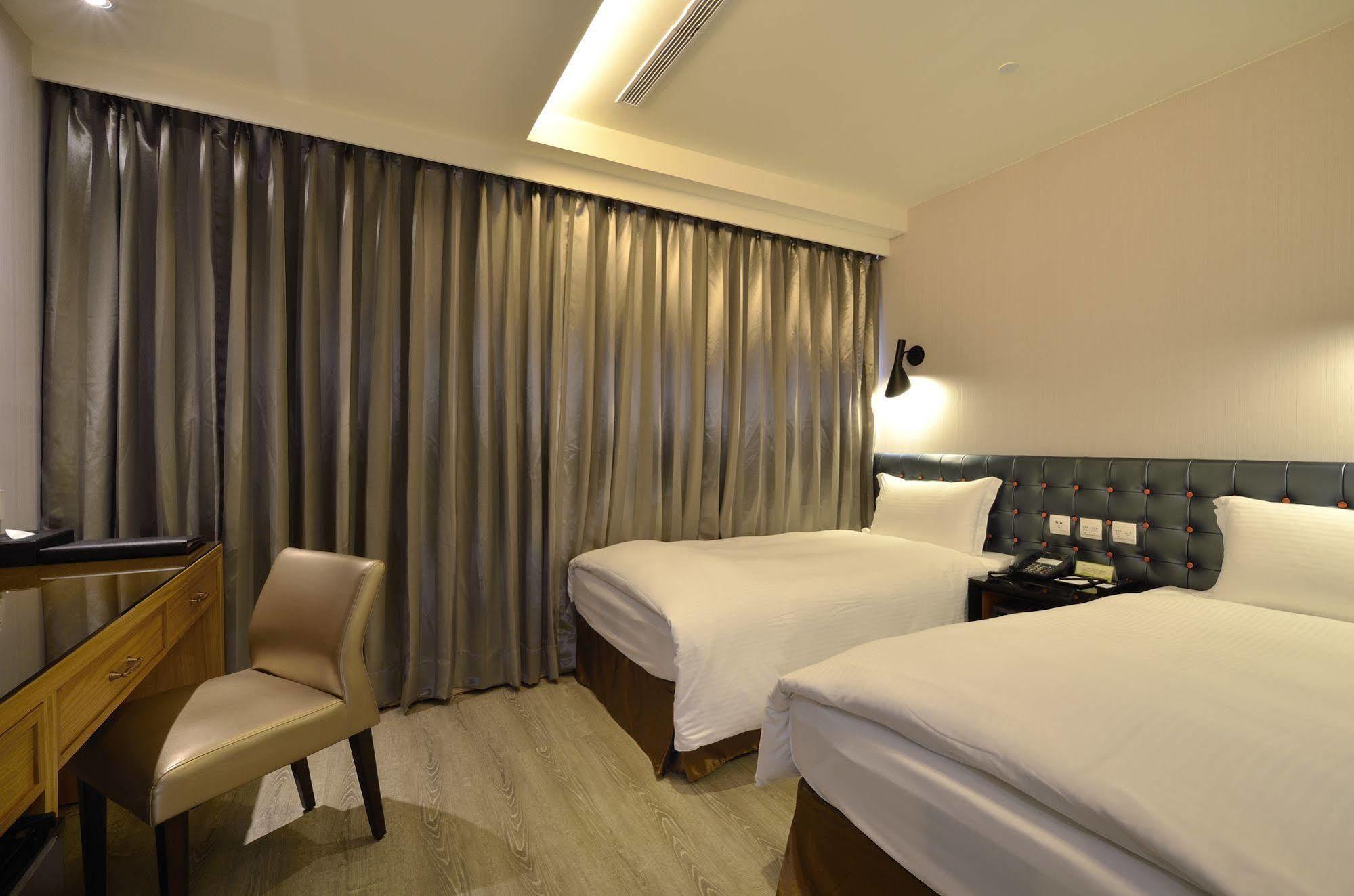 Stay Hotel - Taichung Yizhong מראה חיצוני תמונה